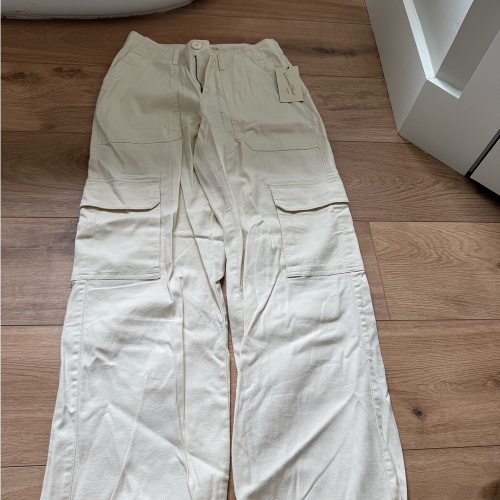 Women’s Cream Cargo Pants